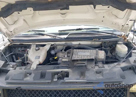 2017 Chevrolet Express 2500 Work Van z USA, uszkodzony, nr VIN 1GCWGAFG8H1100031